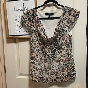 White House Black Market abstract print top size Small EUC